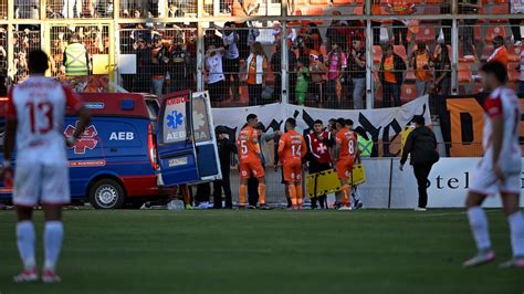 hincha cae desde tribuna estadio fútbol