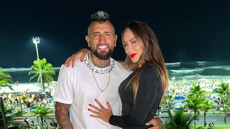 Arturo Vidal y Sonia Isaza de vacaciones