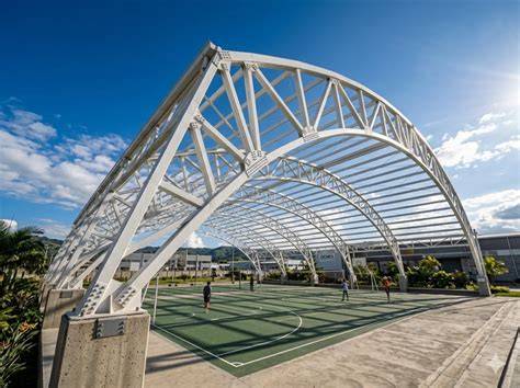 estructura metálica sobre multicancha deportiva