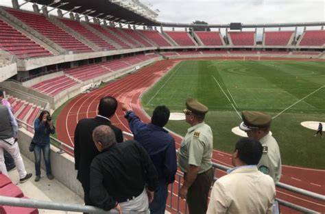Estadio La Portada durante clásico regional