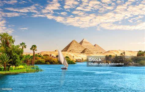 Pirámides y valle del Nilo en Egipto