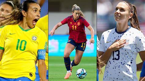 Jugadoras de fútbol femenino en una cancha