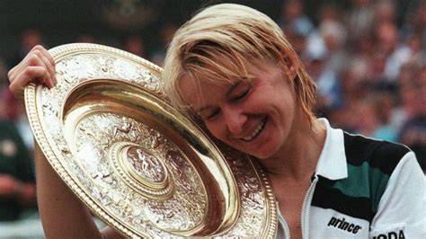 Jana Novotna con trofeo de Wimbledon