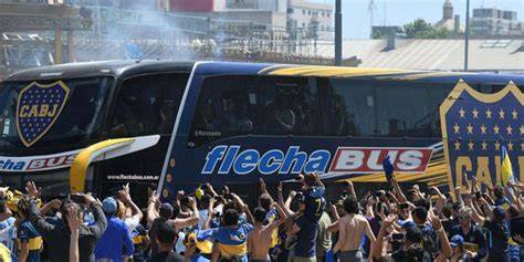 Autobús de Boca atacado antes del Superclásico