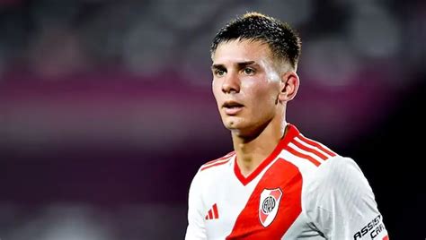 Franco Mastantuono con camiseta de River Plate