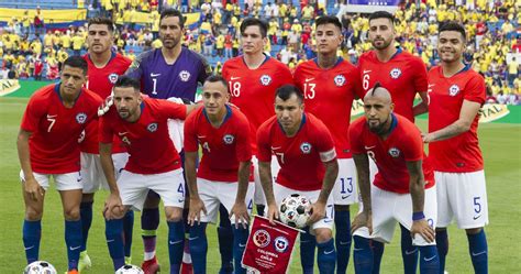 Selección chilena disputando partido internacional