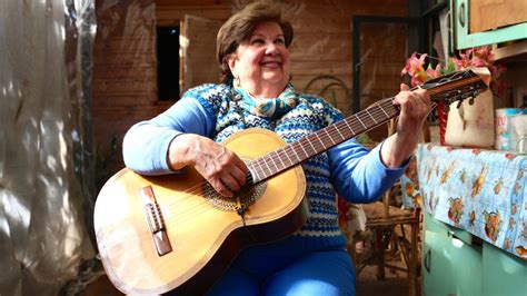 Chabelita Fuentes cantando tonadas