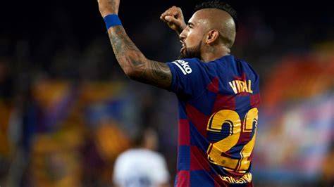 Arturo Vidal celebra gol con Barcelona