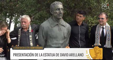 Estatua de David Arellano en estadio Monumental