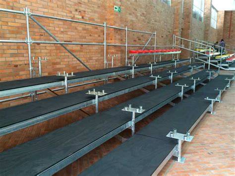 Configuración de escenario y graderías estadio