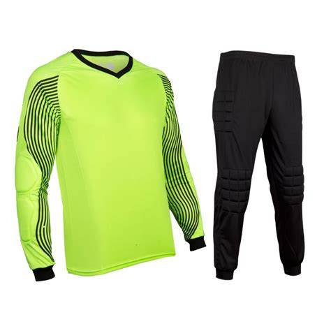 Colores de uniforme y guantes de arquero