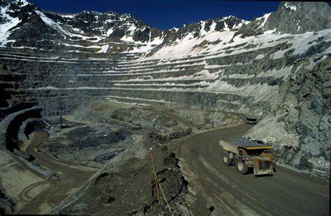 Faena minera de cobre en El Teniente