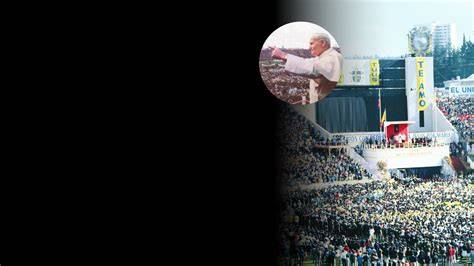 Juan Pablo II ante jóvenes en Estadio Nacional