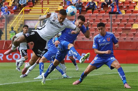 Javier Correa celebra gol ante Universidad de Chile