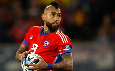 Arturo Vidal en población de San Joaquín