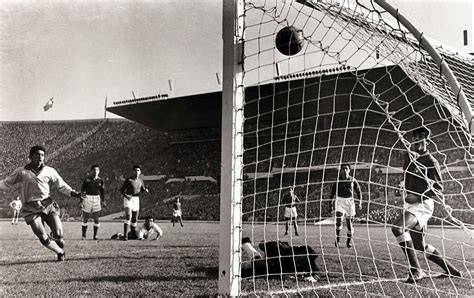 Vavá celebra gol final Mundial 1962