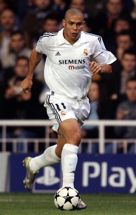 Ronaldo Nazário con la camiseta del Real Madrid