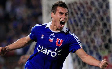 Eduardo Vargas celebrando gol con Universidad de Chile