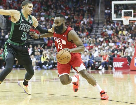 Boston Celtics contra Houston Rockets en cancha