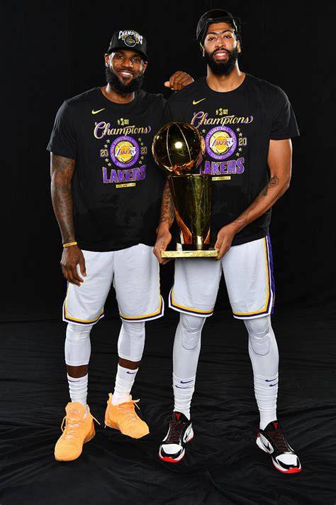 LeBron James y Anthony Davis NBA 2K19