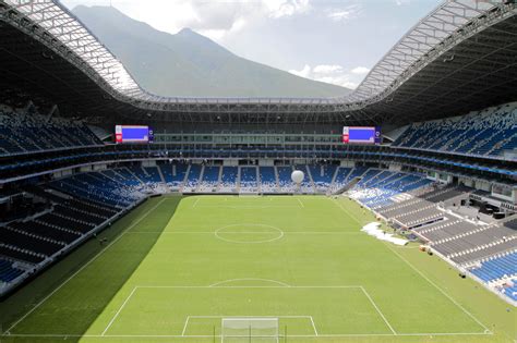 Interior Estadio BBVA gradas campo