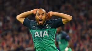 Lucas Moura celebra su hat-trick ante Ajax