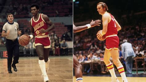 Rick Barry lanzando tiros libres desde abajo