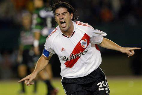 Marcelo Salas con camiseta de River Plate