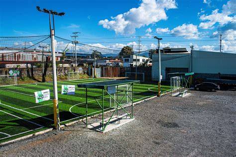 Complejo deportivo con canchas sintéticas en Maipú