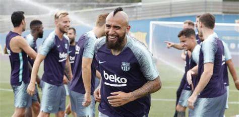 Arturo Vidal primer entrenamiento Barcelona