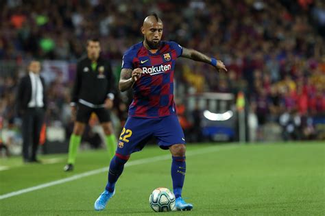 Arturo Vidal jugando como delantero Barcelona
