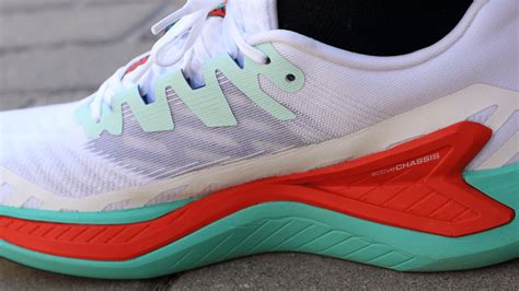 estabilidad lateral en tenis de básquet