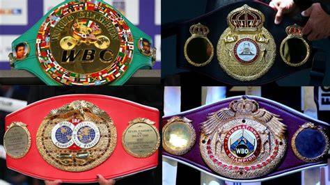 cinturones de campeones mundiales boxeo