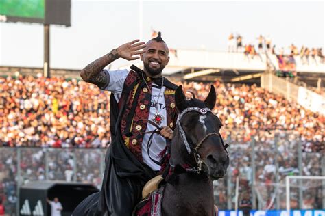 Presentación de Arturo Vidal en el Camp Nou