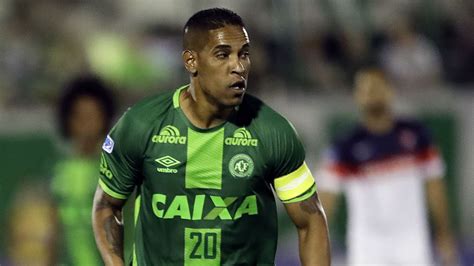 Cleber Santana con camiseta del Chapecoense