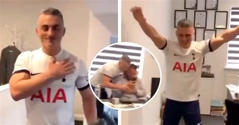 aficionado del Tottenham con sudadera