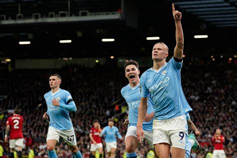 Haaland celebra gol en Old Trafford