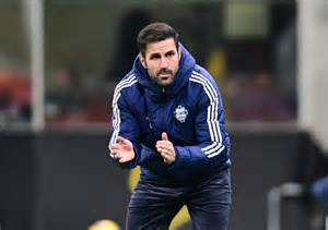 Cesc Fàbregas dirigiendo al Como