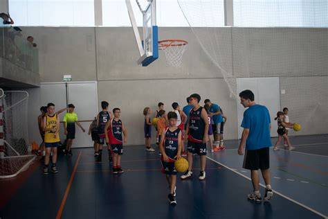 Partido de baloncesto escolar anime