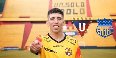 Brian Oyola celebra gol de penal ante Independiente