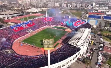 Estadio Nacional durante un Superclásico chileno