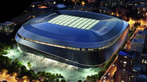 Estadio Santiago Bernabéu iluminado
