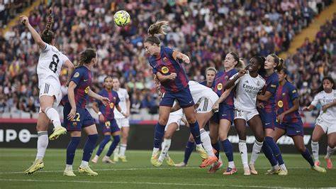 Barcelona femenino celebra goleada ante Real Madrid