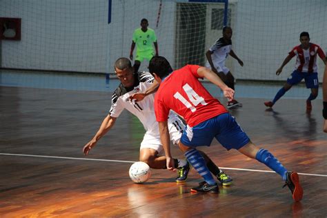 Entrada deslizante legal en futsal