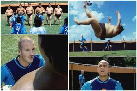 Futbolistas de Pepsi contra luchadores de sumo