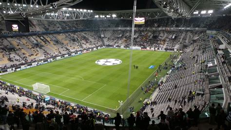 Juventus estadio y jugadores en Champions League
