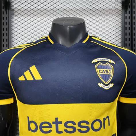 jugadores de Boca con camiseta azul marino