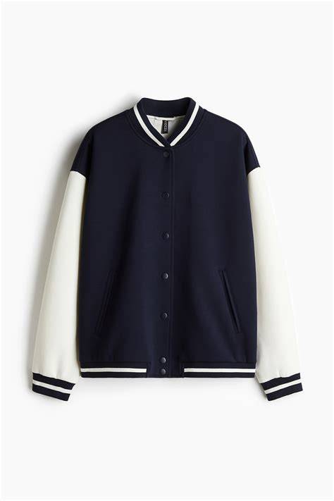 Bomber baseball con mangas contrastantes