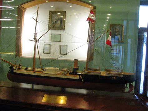 Maquetas Esmeralda y Huáscar museo naval